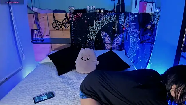 ChloeAllennn online show from April 28, 2026, 3:16 pm