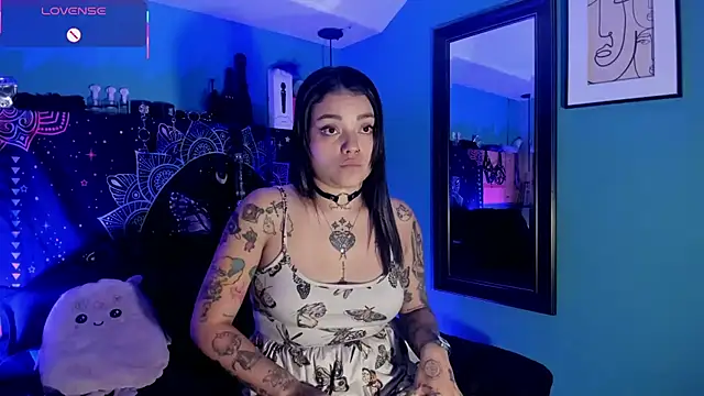 ChloeAllennn online show from May 6, 2026, 12:36 am