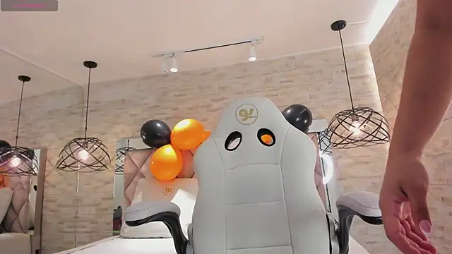 Snapshot of celene_midnight chatting on October 31, 2025, 7:43 pm celene midnight online show from October 31, 2025, 7:43 pm