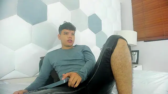 Axel Forte online show from April 22, 2026, 2:02 pm