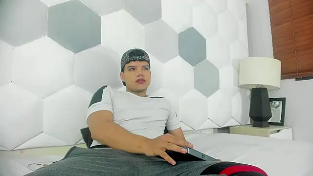 Axel Forte online show from April 30, 2026, 1:51 pm