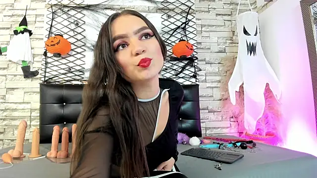 Snapshot of Agata__Rose chatting on October 28, 2025, 12:00 am Agata Rose online show from October 28, 2025, 12:00 am