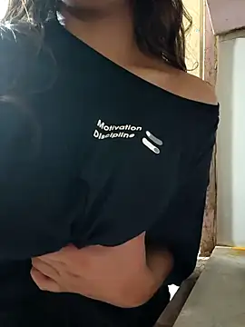 ypurbabejasmine online show from March 16, 2025, 9:47 pm