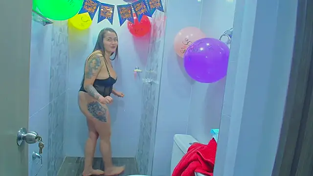 Snapshot of Luna_kitty chatting on October 31, 2025, 4:03 pm Luna kitty online show from October 31, 2025, 4:03 pm