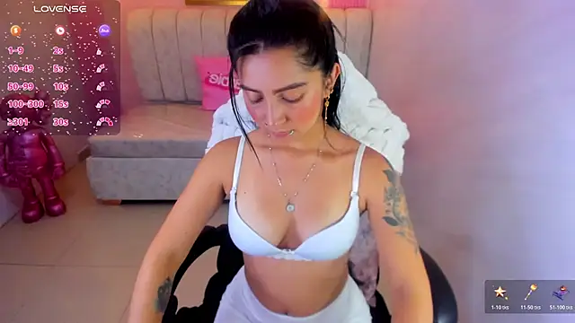 madhison klain s online show from November 30, 2025, 1:23 pm