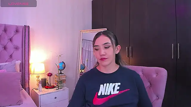 Snapshot of natashaleightt chatting on March 11, 2025, 3:25 am natashaleightt online show from March 11, 2025, 3:25 am