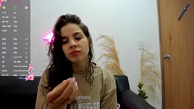 jessyegoldenn online show from June 11, 2026, 3:09 pm