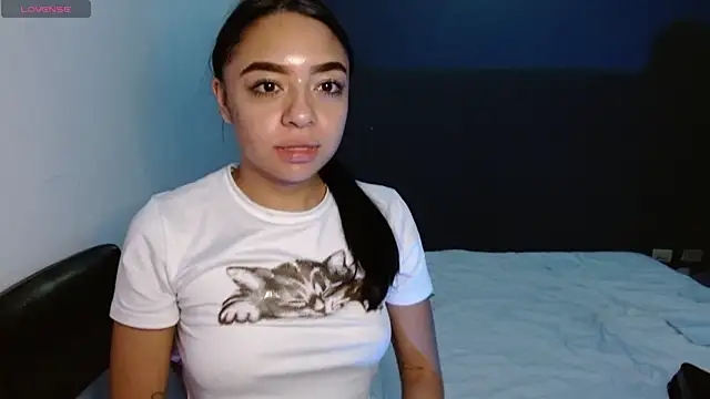 Snapshot of hellokitty__valery chatting on September 24, 2025, 1:35 am hellokitty valery online show from September 24, 2025, 1:35 am
