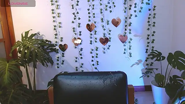 Snapshot of hellokitty__valery chatting on April 28, 2026, 2:27 am hellokitty valery online show from April 28, 2026, 2:27 am