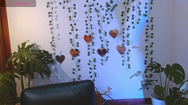 Snapshot of hellokitty__valery chatting on April 30, 2026, 2:51 am hellokitty valery online show from April 30, 2026, 2:51 am