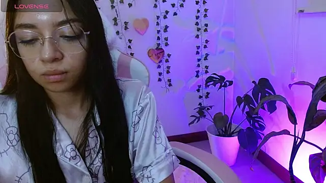 Snapshot of hellokitty__valery chatting on May 20, 2026, 1:02 am hellokitty valery online show from May 20, 2026, 1:02 am