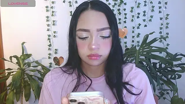 Snapshot of hellokitty__valery chatting on April 21, 2026, 1:42 am hellokitty valery online show from April 21, 2026, 1:42 am