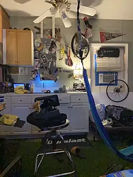 Snapshot of Polaroid_White chatting on November 21, 2025, 8:46 am Polaroid White online show from November 21, 2025, 8:46 am