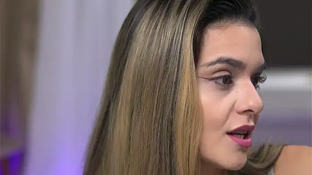 RobertaRosetti online show from December 4, 2025, 9:08 am