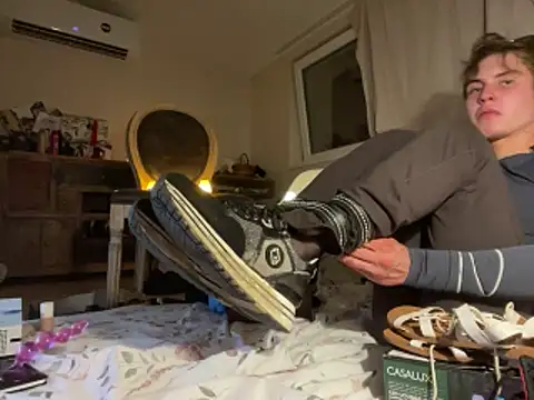 femboybandi online show from December 23, 2025, 3:06 am