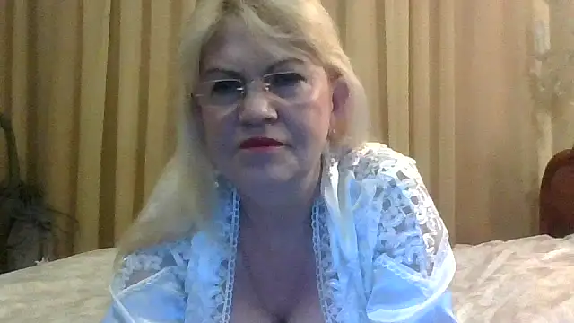 Snapshot of Heidi-Helga chatting on October 28, 2025, 5:18 am Heidi-Helga online show from October 28, 2025, 5:18 am