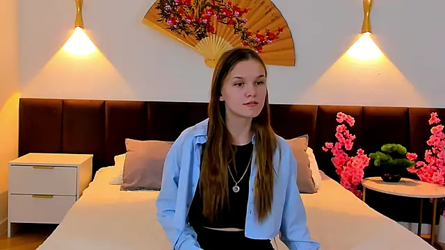 Snapshot of Amber_Rogers chatting on March 13, 2025, 9:37 pm Amber Rogers online show from March 13, 2025, 9:37 pm