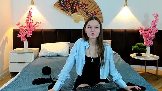 Snapshot of Amber_Rogers chatting on February 22, 2025, 6:08 pm Amber Rogers online show from February 22, 2025, 6:08 pm