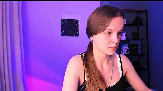 Snapshot of Amber_Rogers chatting on March 7, 2025, 8:33 pm Amber Rogers online show from March 7, 2025, 8:33 pm