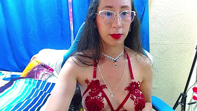 Gia leinn online show from June 10, 2026, 7:48 pm