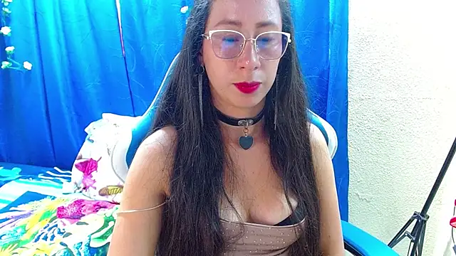 Gia leinn online show from April 30, 2026, 8:57 pm