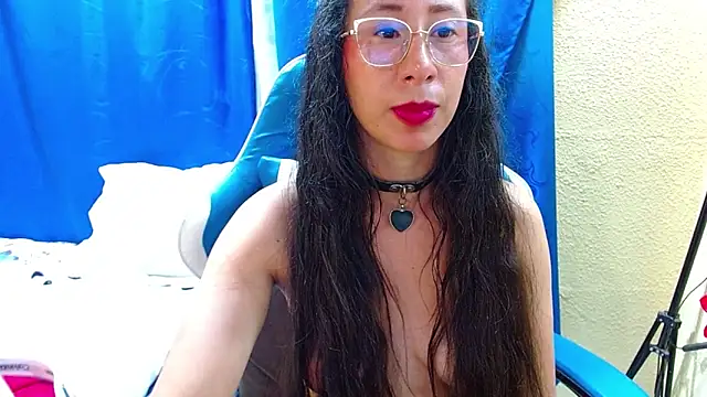 Gia leinn online show from June 4, 2026, 2:38 am