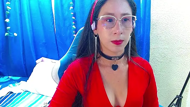 Gia leinn online show from April 29, 2026, 9:10 pm