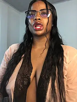 ValerieBlakee online show from May 6, 2026, 5:28 pm