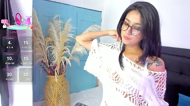 Madyson18 online show from March 18, 2025, 2:51 am