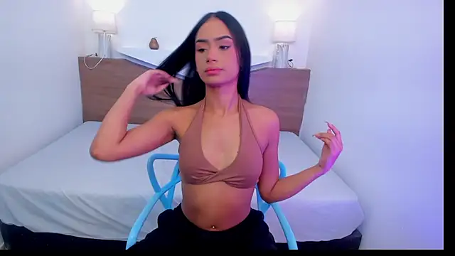 Snapshot of ChloeMoon9 chatting on December 3, 2025, 11:53 am ChloeMoon9 online show from December 3, 2025, 11:53 am