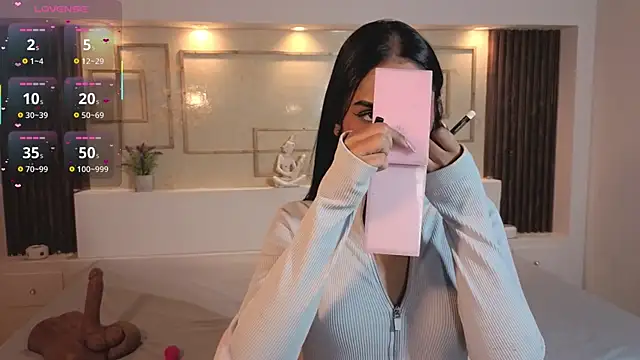 Snapshot of ChloeMoon9 chatting on November 8, 2025, 11:25 am ChloeMoon9 online show from November 8, 2025, 11:25 am