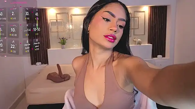 Snapshot of ChloeMoon9 chatting on October 9, 2025, 11:55 am ChloeMoon9 online show from October 9, 2025, 11:55 am