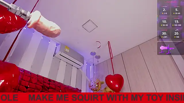 ValentinoMoreti online show from February 6, 2026, 5:58 am