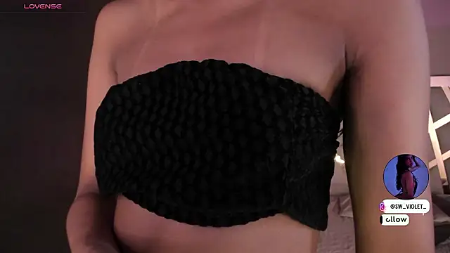 Snapshot of sweetviolet__ chatting on March 16, 2026, 12:31 pm sweetviolet online show from March 16, 2026, 12:31 pm