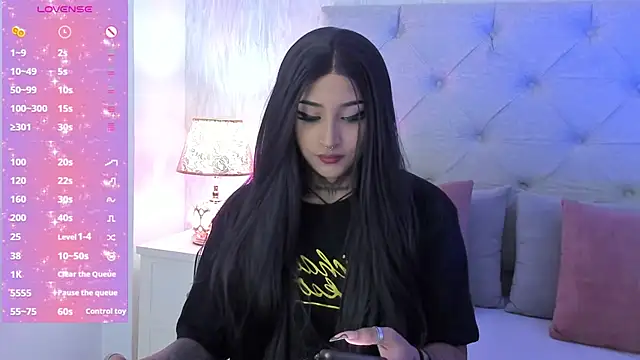 goth tasha online show from April 24, 2026, 8:33 pm