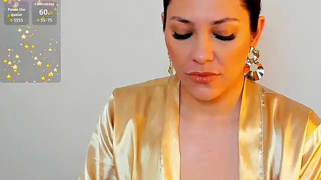 isabellarous- online show from October 9, 2025, 7:25 pm