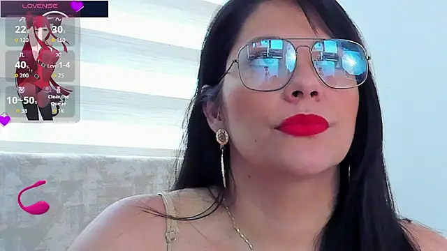 isabellarous- online show from June 10, 2026, 11:33 am