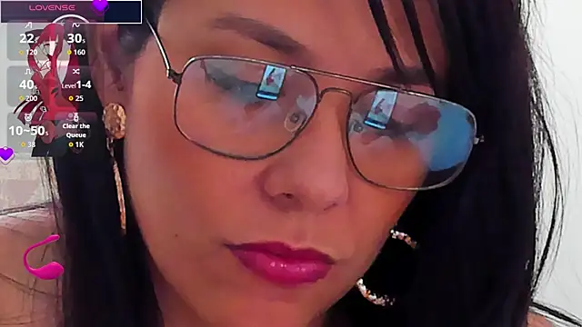 isabellarous- online show from June 13, 2026, 7:45 pm