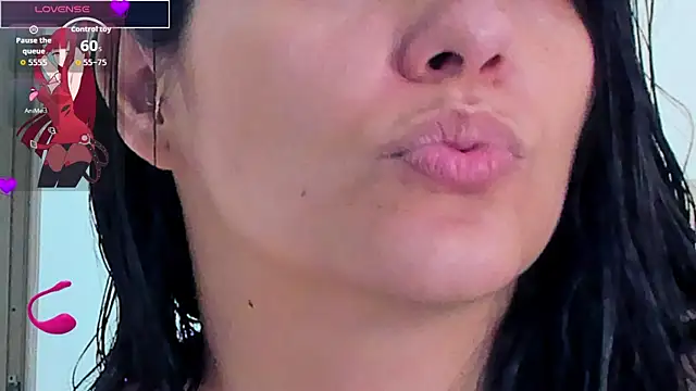 isabellarous- online show from July 18, 2026, 9:01 pm