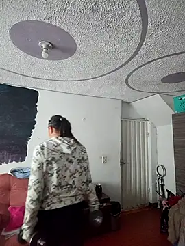 Snapshot of krolay16 chatting on October 24, 2025, 4:06 pm krolay16 online show from October 24, 2025, 4:06 pm