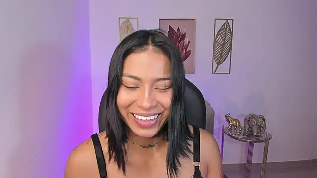 Snapshot of Ivyy_Moon_ chatting on April 21, 2026, 11:11 pm Ivyy Moon online show from April 21, 2026, 11:11 pm