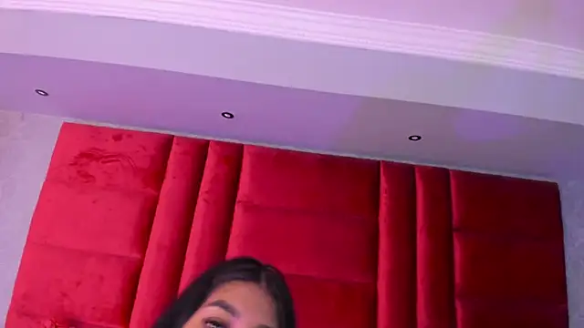 Snapshot of AnnieGibbyns chatting on May 15, 2026, 1:20 pm AnnieGibbyns online show from May 15, 2026, 1:20 pm
