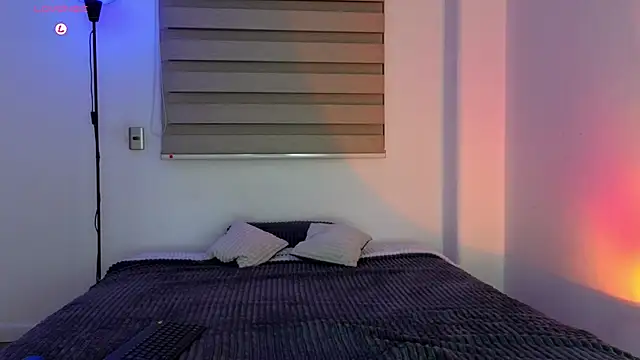 Snapshot of angel_and_deen chatting on November 10, 2025, 10:59 pm angel and deen online show from November 10, 2025, 10:59 pm