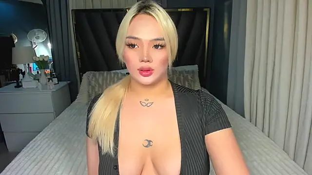 Snapshot of KylieSonique chatting on October 10, 2025, 4:35 am KylieSonique online show from October 10, 2025, 4:35 am