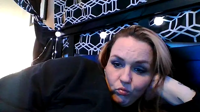 Snapshot of RubyRose33 chatting on March 19, 2026, 6:24 am RubyRose33 online show from March 19, 2026, 6:24 am