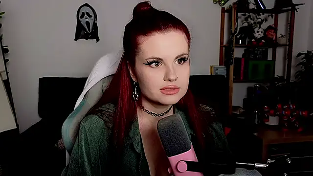 Snapshot of Della_Ideal chatting on November 23, 2025, 5:56 pm Della Ideal online show from November 23, 2025, 5:56 pm