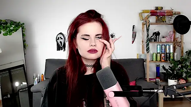 Snapshot of Della_Ideal chatting on October 11, 2025, 5:25 pm Della Ideal online show from October 11, 2025, 5:25 pm