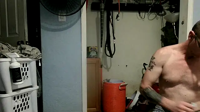 Snapshot of PornStro921 chatting on December 14, 2025, 8:09 am PornStro921 online show from December 14, 2025, 8:09 am