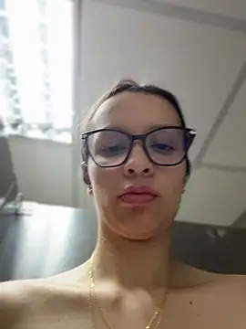 Snapshot of Soy_Sara7 chatting on April 25, 2026, 1:41 pm Soy Sara7 online show from April 25, 2026, 1:41 pm