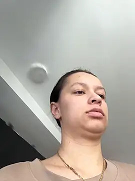 Snapshot of Soy_Sara7 chatting on December 14, 2025, 1:17 pm Soy Sara7 online show from December 14, 2025, 1:17 pm